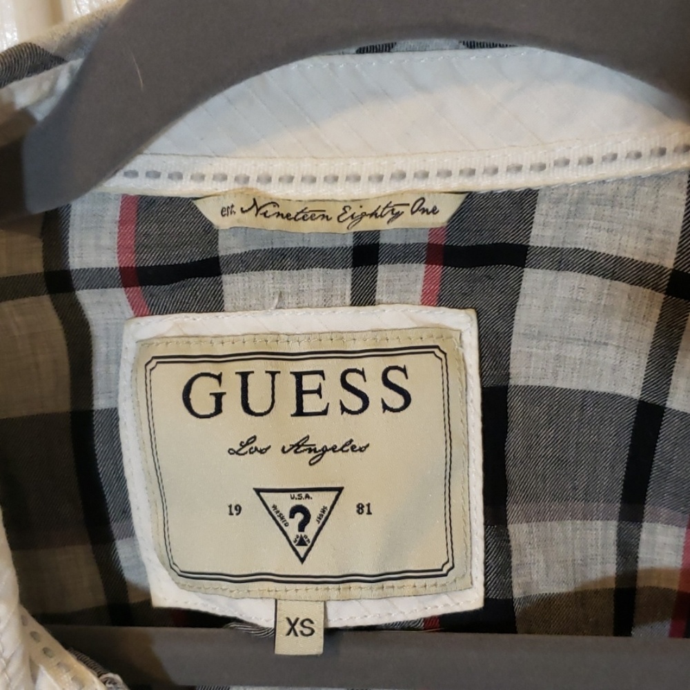 Guess button down - Picture 3 of 8
